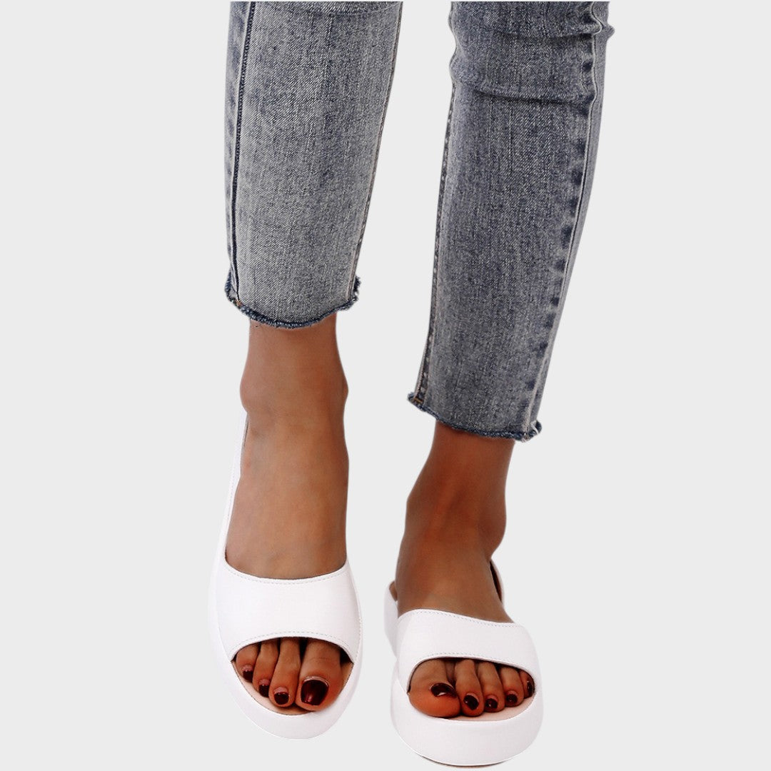 DOVE | WIDE-FIT ARCH-SUPPORT SANDALS