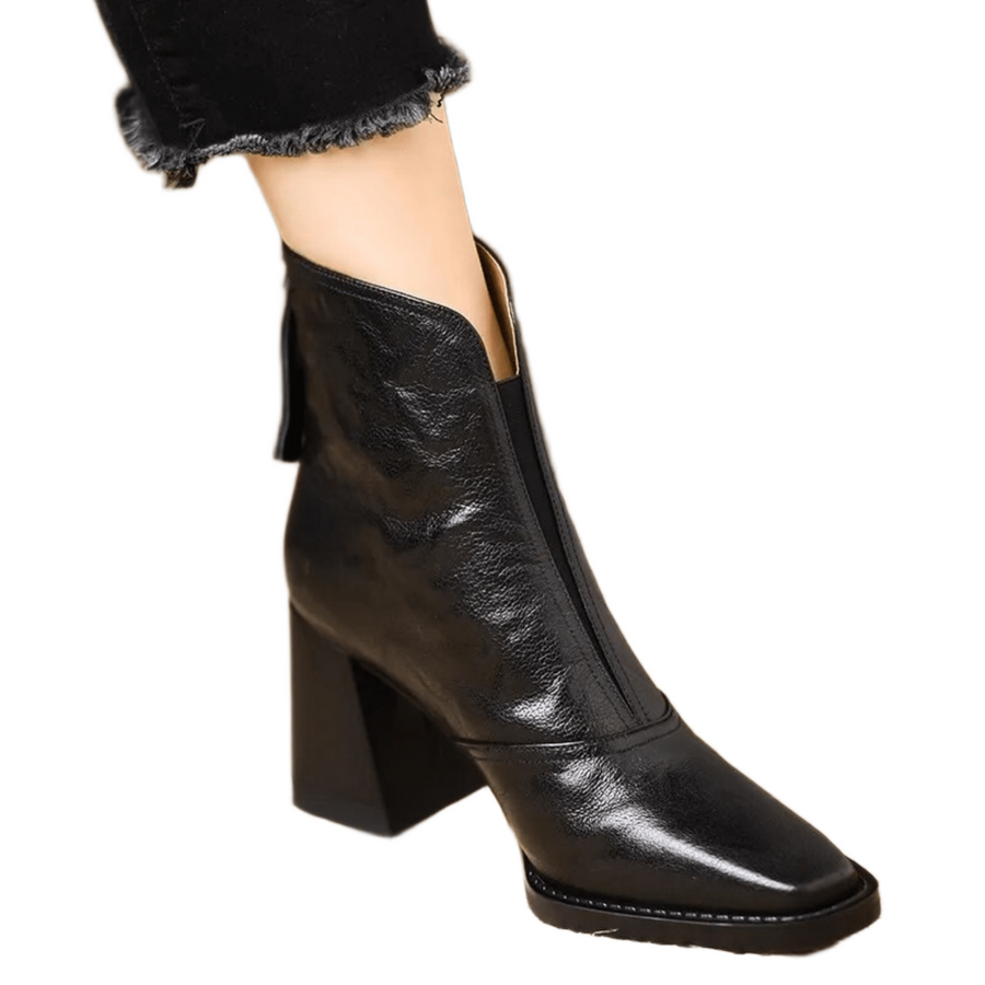 Women's ankle boots with a pointed toe, a block heel and a closed toe