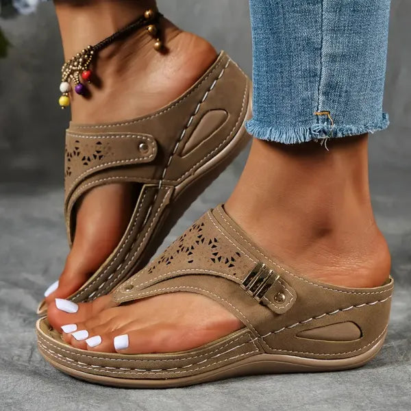 Women's sandals in Black