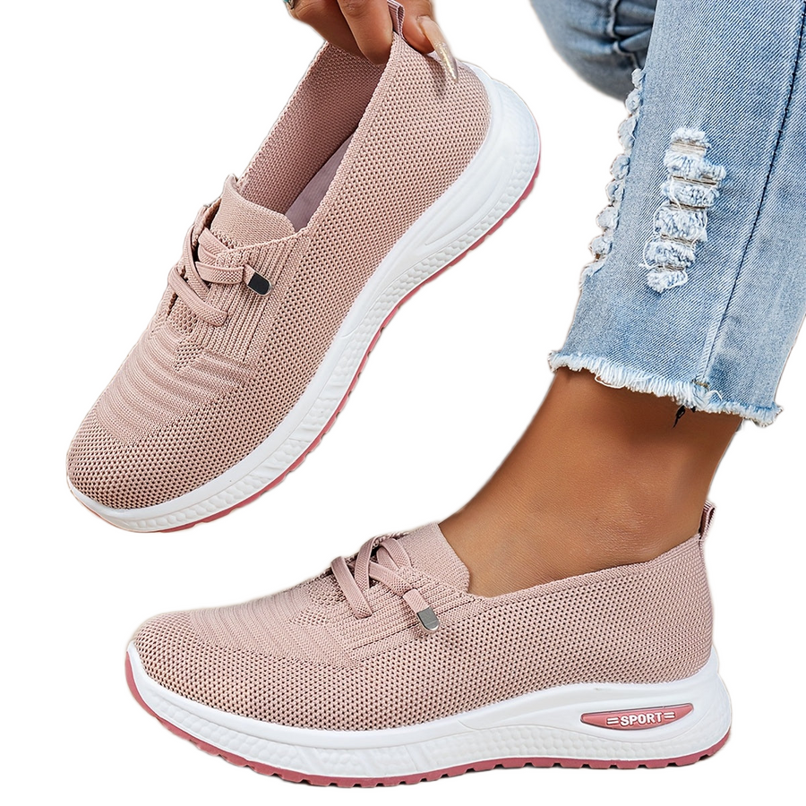 Women's trainers with a knitted upper, a slip-on design and a rounded toe