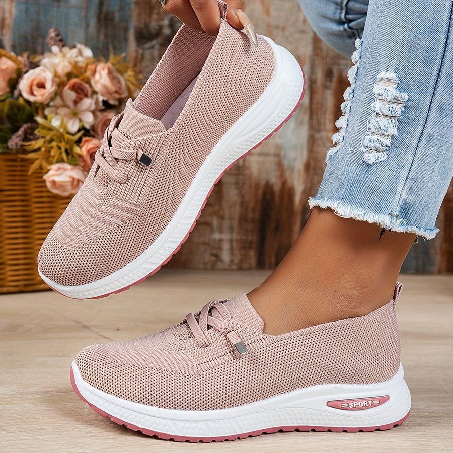 Women's trainers with a knitted upper, a slip-on design and a rounded toe