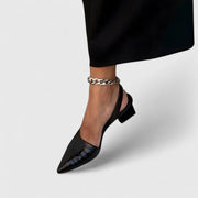 Women's heels with a pointed toe, a slingback strap and a block heel