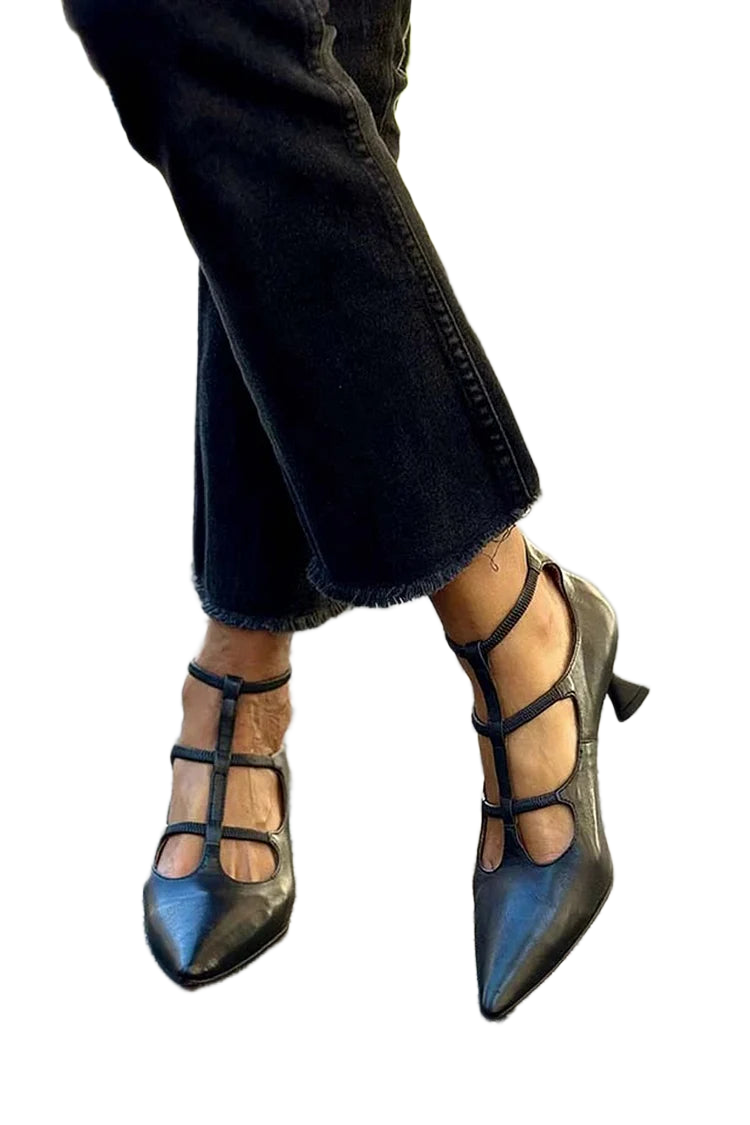 Women's heels with a pointed toe, multiple straps and a closed toe