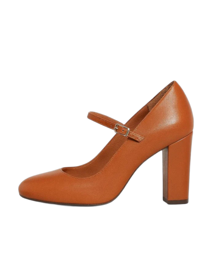Women's heels with an instep strap, a rounded toe and a closed toe