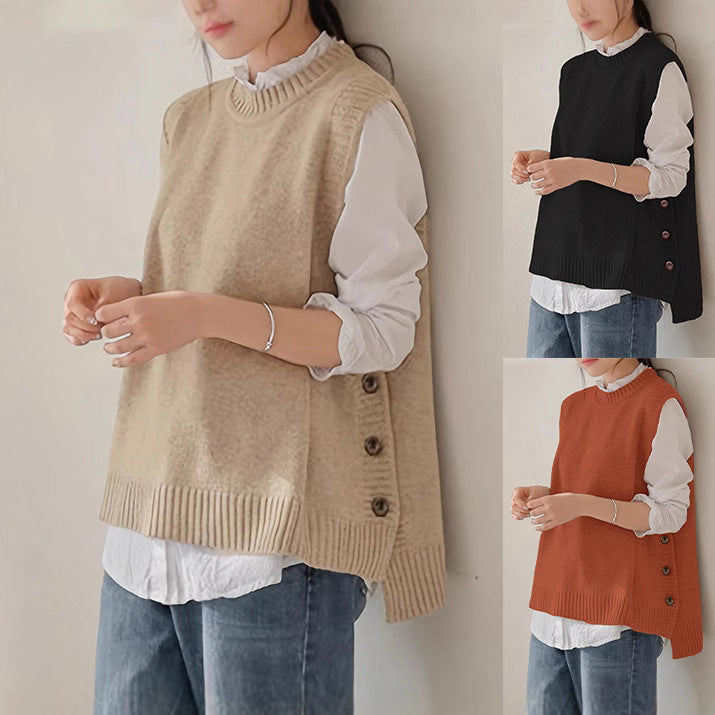 Women's knitted gilet with side buttons, a round neckline and a sleeveless shape