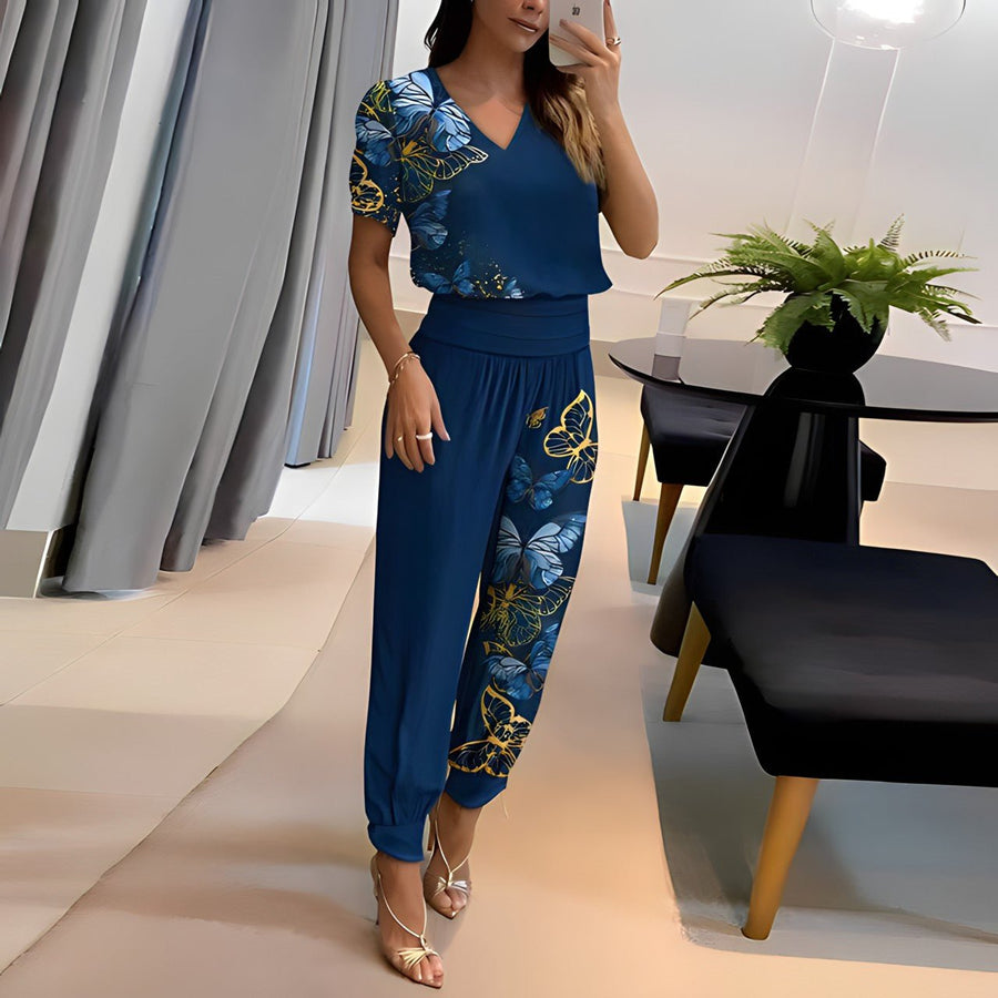 Women's trouser set with a V-shaped neckline, short sleeves and tapered legs