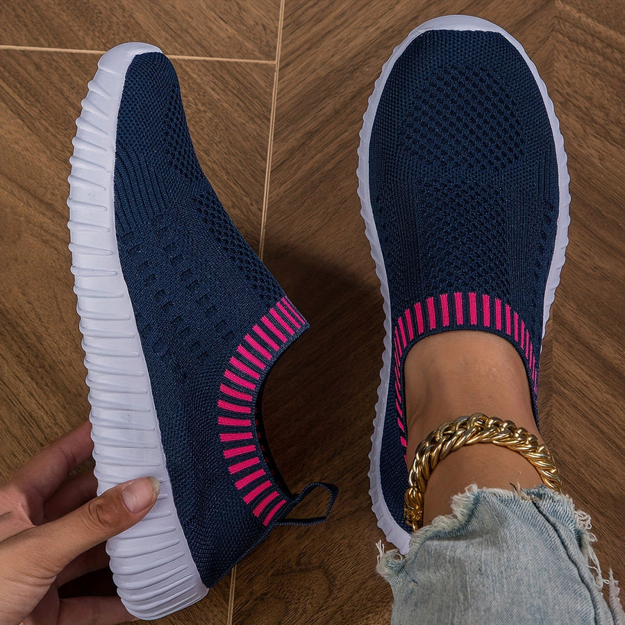 Women's trainers with a knitted upper, a slip-on design and a rounded toe