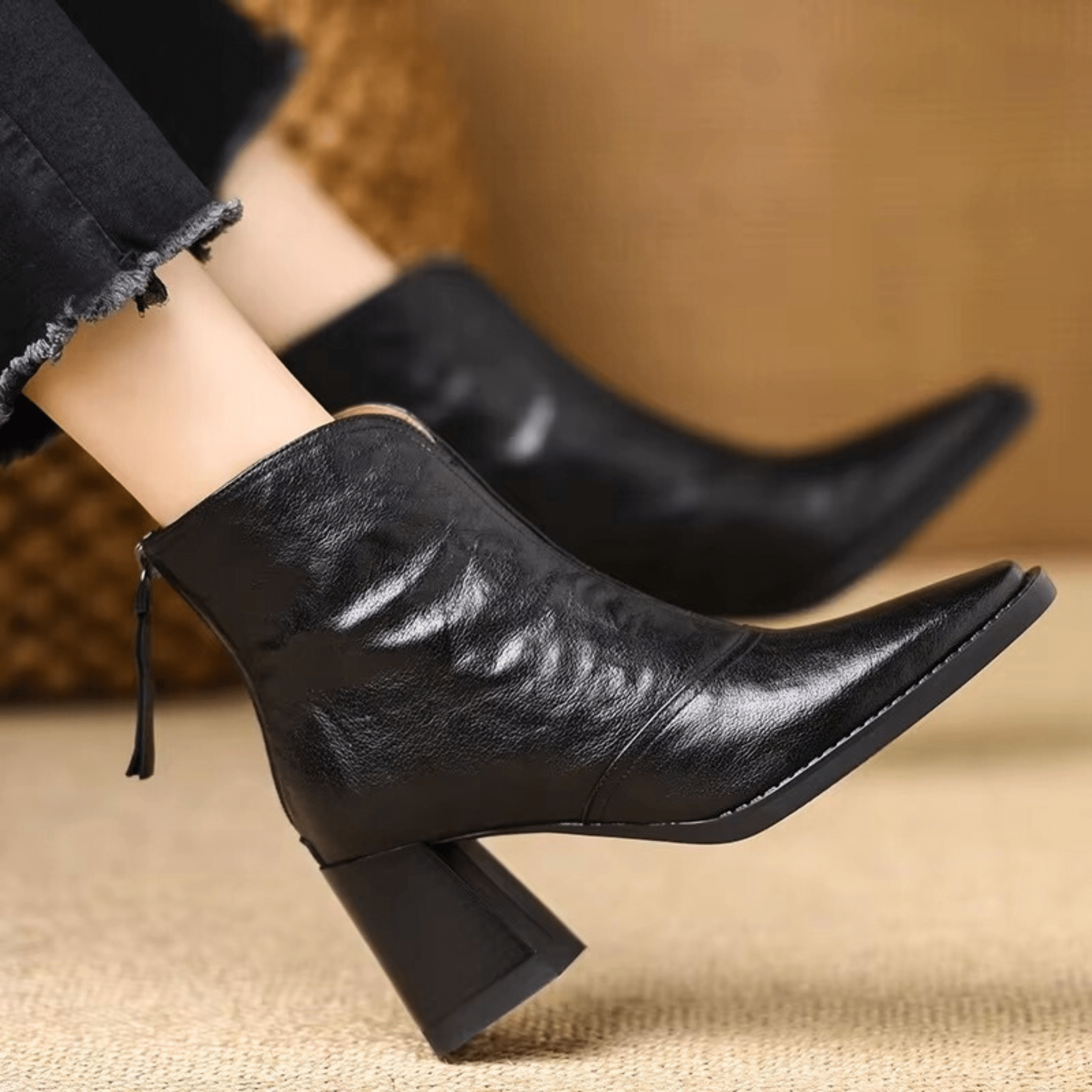CLAUDIA | LEATHER PRODUCT