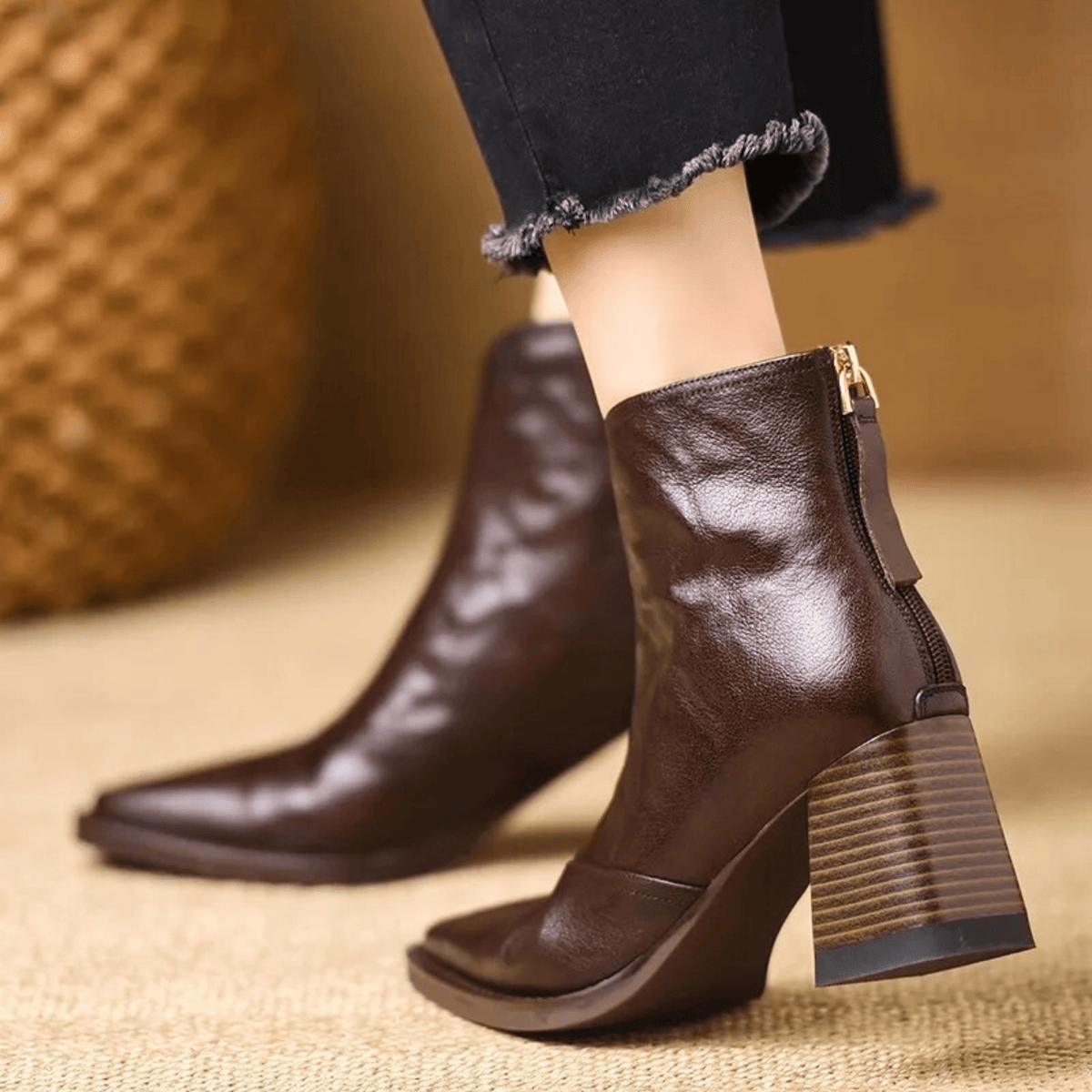 CLAUDIA | LEATHER PRODUCT