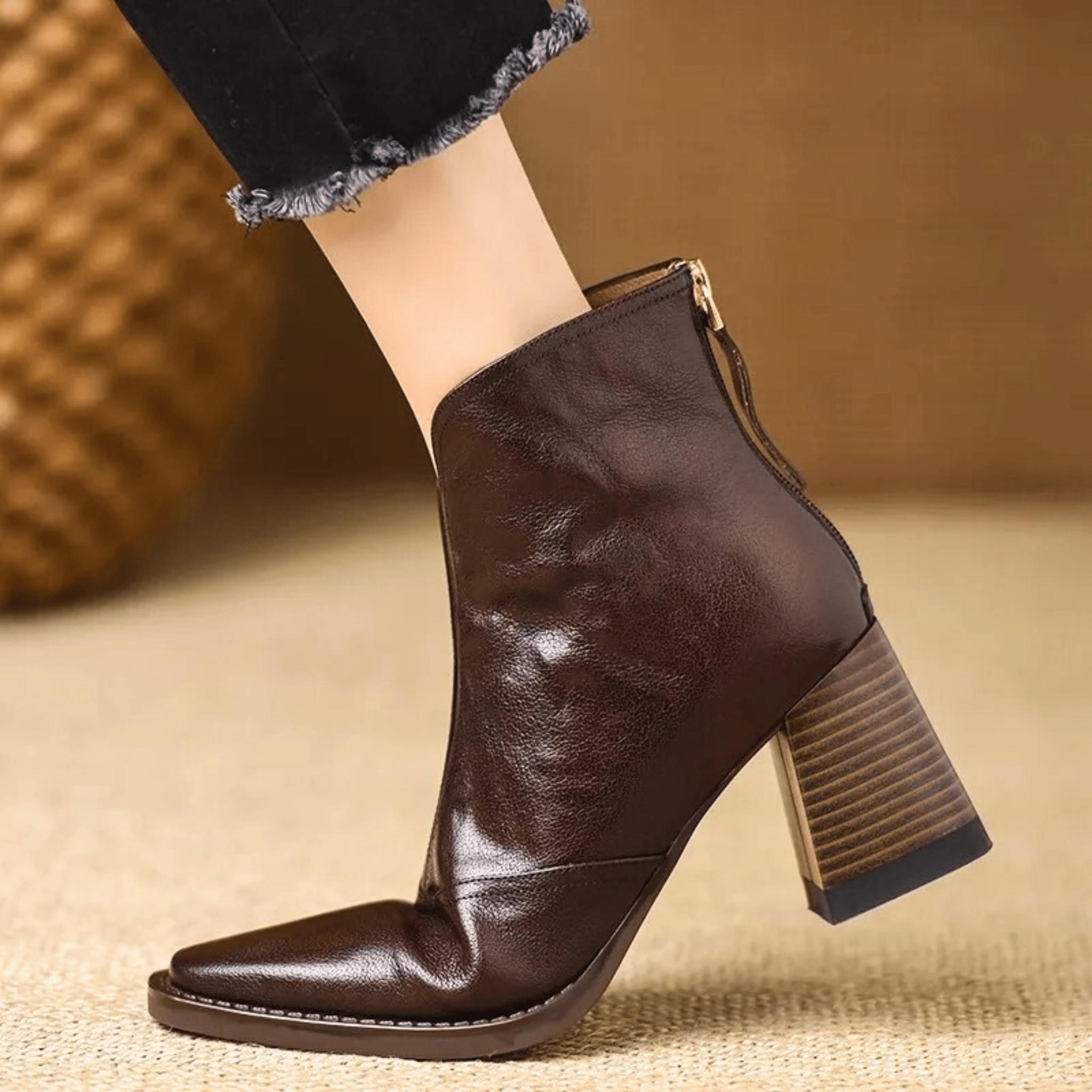 CLAUDIA | LEATHER PRODUCT