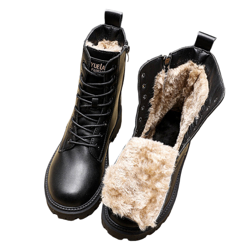 Women's ankle boots with a lace-up fastening, a textured lining and a pull tab